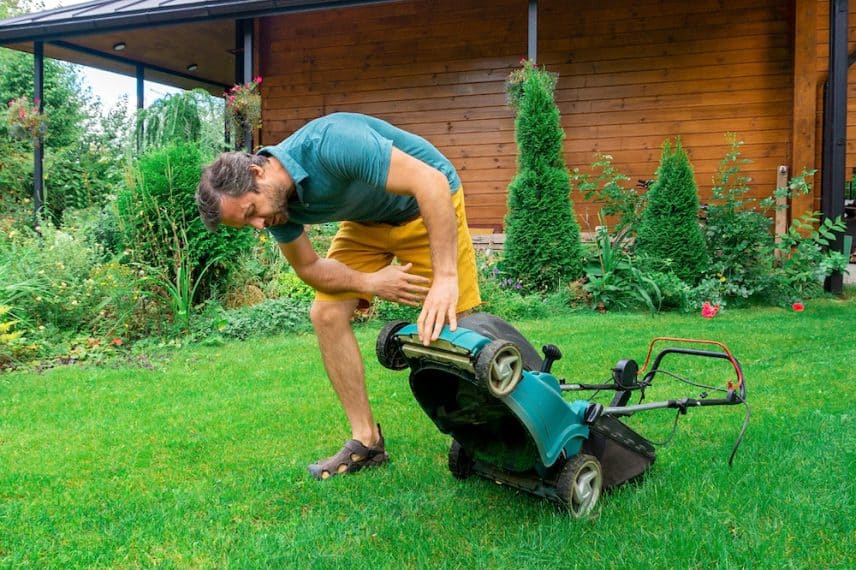 Lawn Mower Won’t Stay Running: Possible Issues and Fixes - Trim That Weed
