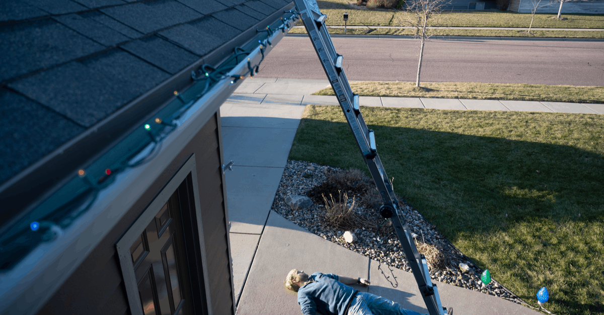How To Hang Christmas Lights On A High Roof