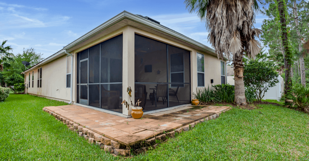 backyard_privacy_05 retractable backyard screen