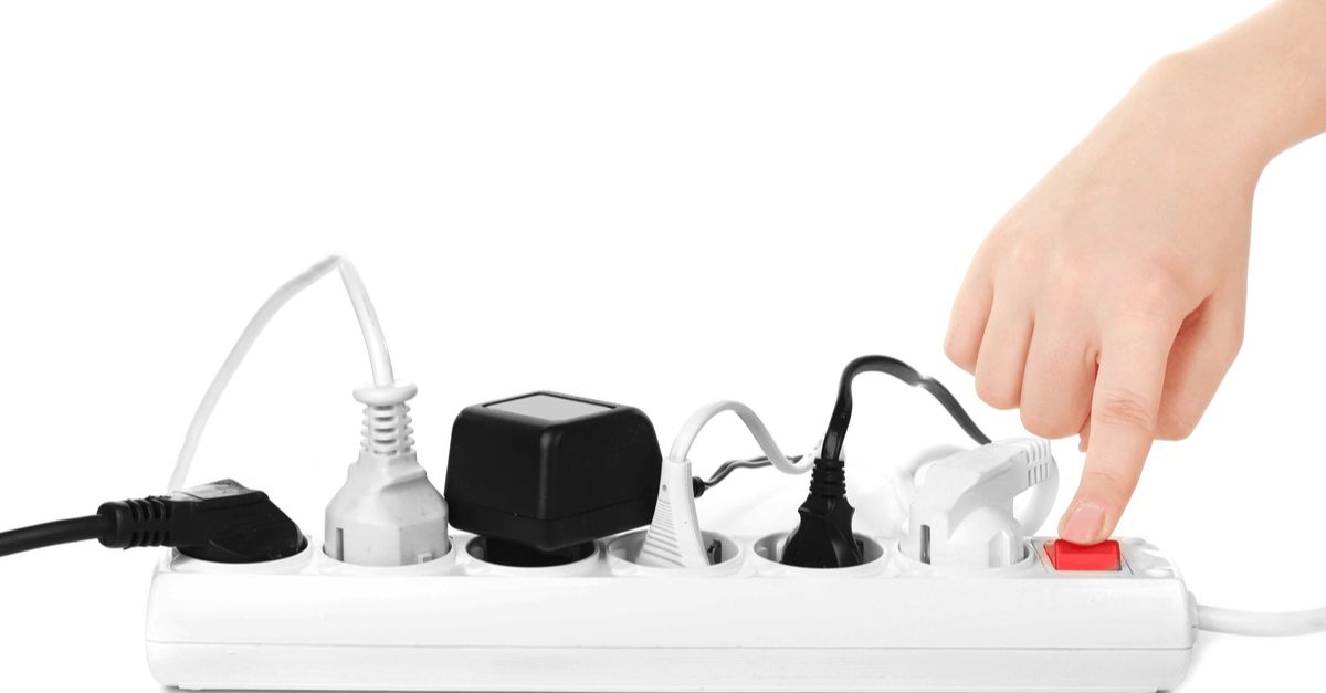 make_your_home_greener_07 power strip with on off switch