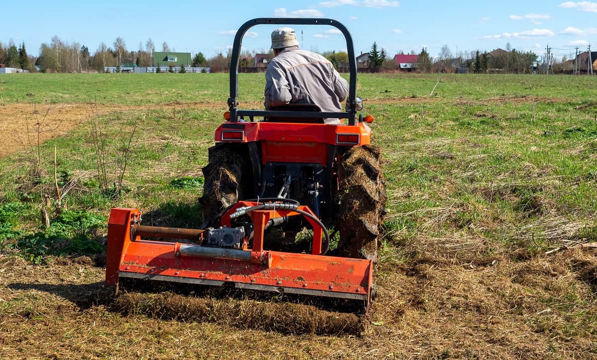 How To Use A Pull Behind Dethatcher?