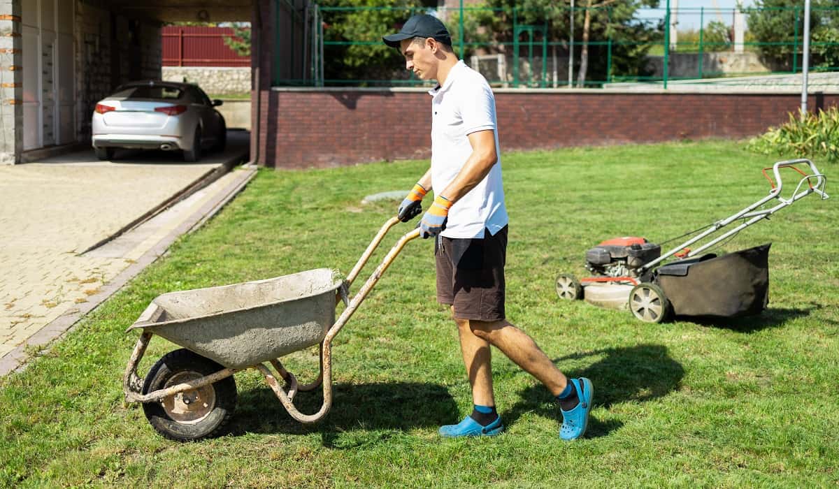 How Many Wheelbarrow Loads In A Yard