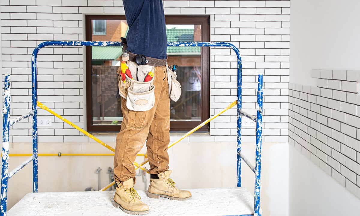 most comfortable work boots for electricians